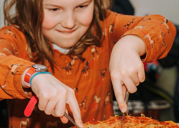 (c) Kelly KOLLMESCH - Cuisson au four à bois à l'ancienne